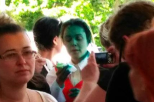Наталье Королевской в Одессе плеснули зеленкой в лицо