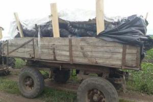 На Сумщине двое украинцев хотели на тракторе перевезти через границу в РФ почти три тонны мяса