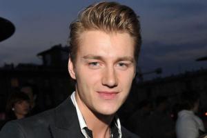 Певец Алексей Воробьев показал, как он отдыхает в сауне