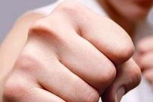 На Харьковщине двое мужчин насильно затащили подростка в машину