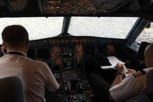 Крик и слезы: появилось видео из салона самолета, который героически посадил украинский пилот