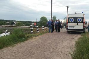 На Черниговщине поезд врезался в автомобиль, есть жертвы