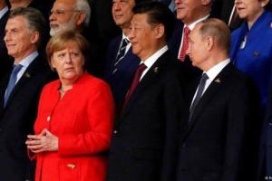 Реакция Меркель на Путина насмешила сеть