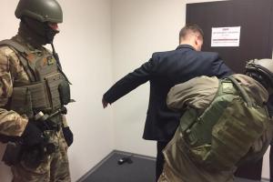 Силовики проводят обыск в офисах столичного ТРЦ "Гулливер"