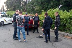 В Киеве неизвестные совершили стрельбу: патрульные рассказали подробности