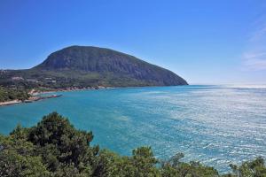 Отдых в Крыму еще больше подорожает: Госдума приняла закон о курортном сборе