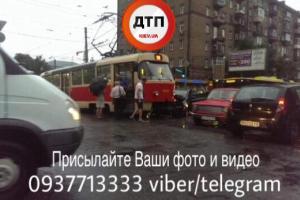 В Киеве произошла авария с участием трамвая