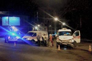 Во Львове произошло ДТП с участием автомобиля скорой помощи, есть пострадавшие