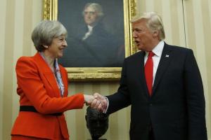 Президент США ожидает "теплого приема" от британского премьера