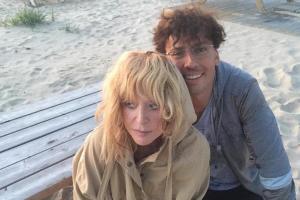 Максим Галкин показал новое видео с Лизой: папа и дочь пытаются собрать конструктор