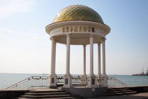 В Бердянске продолжается курортный сезон