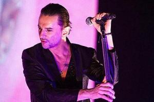 Концерт Depeche Mode в Киеве под угрозой: солист попал в больницу