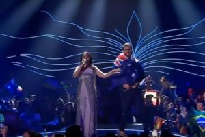 Пранкер, обнаживший ягодицы на Евровидении, заплатит большой штраф 