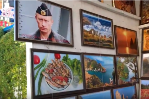Журналист снял репортаж в оккупированной Балаклаве: туристы, цены и мнение россиянки о Крыме