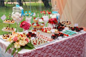 Кондитерские изделия на заказ от компании «Sweet Shop» в Киеве
