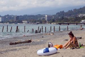 Провал туристического сезона в Абхазии: россиян пугают грабежи и скотское отношение