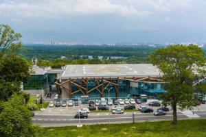 Суд арестовал вертолетную площадку Януковича