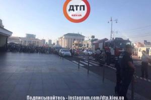 В Киеве "заминировали" железнодорожный вокзал, проведена эвакуация