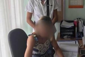 В Киеве на взятке поймали ведущего инспектора центра занятости