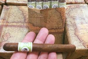 Военным в зону АТО передали "вкусняшки" из США