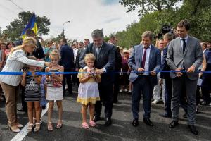 Порошенко открыл мост в Изюме и заявил, что Украина никогда не вернется ни к Советскому союзу, ни к Российской империи