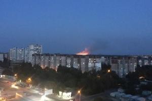 "Взгляните на окна": в сети обсуждают фото пожара в Донецке