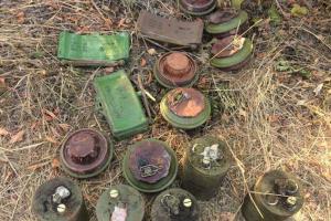 На Донетчине нашли большой схрон боеприпасов и взрывчатки