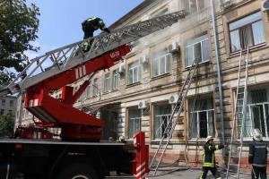В Харькове ликвидировали пожар в здании апелляционного административного суда