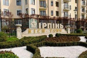 В Ирпене ночью произошел мощный взрыв в двухэтажке, раненых доставили в больницу