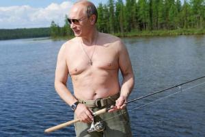 Соцсети смеются над Путиным, который оголил торс для щук