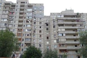 "Небоевая потеря": В оккупированном Луганске с балкона 9 этажа выпал "ихтамнет"