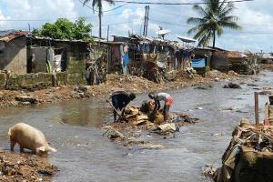 Наводнение в Сьерра-Леоне: погибли более 100 детей 