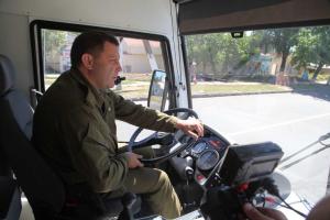 Захарченко прокатился на автобусе "производства ДНР": местные пишут, что их пригнали из РФ 