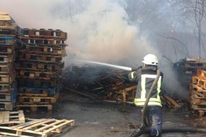 В Запорожье ликвидировали пожар на территории предприятия