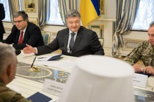 Порошенко: Средства на создание Мемориала украинских героев должны быть предусмотрены в 2018 году