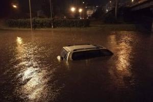 Погодный апокалипсис на Прикарпатье: в соцсетях появились шокирующие видеоролики