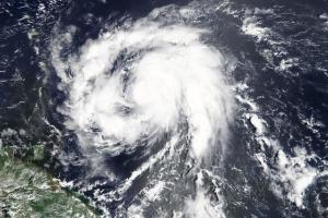 Новый ураган "Мария", которому присвоили самый высокий уровень опасности, зверски опустошил Доминику