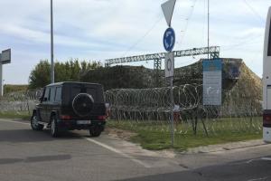 На КПП Краковец прибыла колонна Штаба блокады и ветеранов батальона "Донбасс"