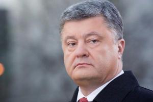 Всегда на передовой: Порошенко попал в экстренный выпуск новостей