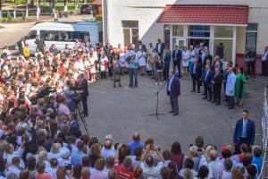 Президент Порошенко: Работа врача должна быть по достоинству оценена государством