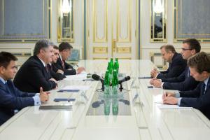 Президент Порошенко обсудил с главой МИД Эстонии возможность введения миротворцев на Донбасс