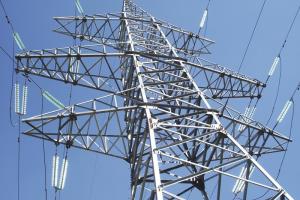 ЛЭО запитало Луганскую область через альтернативные линии, работы на аварийной ЛЭП продолжаются