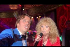 Максим Галкин спел дуэтом со своей любимой женой