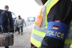 В Германии стало меньше мигрантов