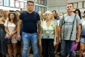 "На нас вылилась куча грязи", - родители детей из сгоревшей "Виктории" записали видеообращение   
