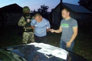 На Луганщине задержали сутенеров, которые заставляли местных жительниц работать борделях РФ