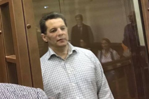 Российский суд продлил арест журналисту Сущенко