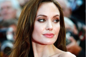 Анджелина Джоли шокировала публику чрезмерной худобой