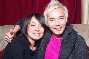 Вдова Олега Яковлева носит одежду покойного мужа