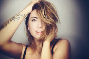 Наталья Фриске становится все больше похожей на свою покойную сестру Жанну